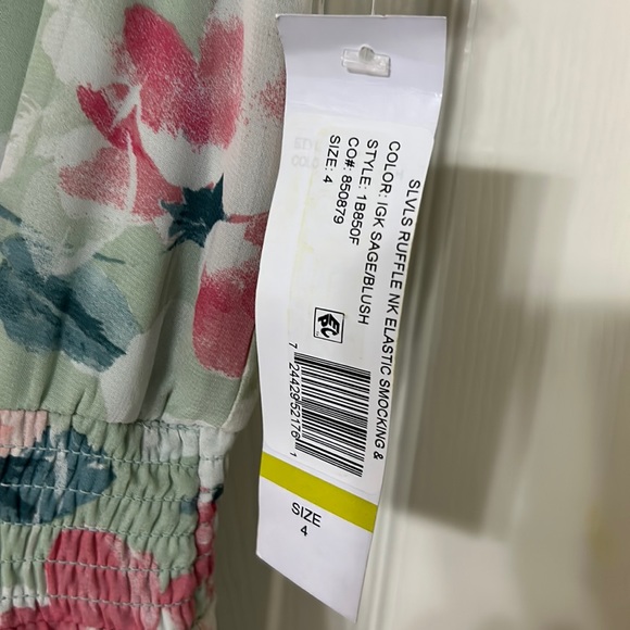 Leslie Fay Ruffled Smocking Dress Size 4 - Picture 6 of 7